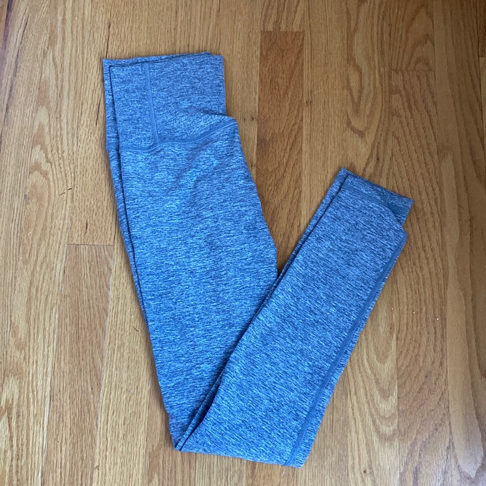 Light gray and white Iviva legging